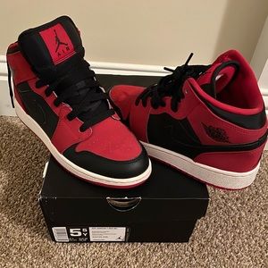 Kids Air Jordan 1 mid